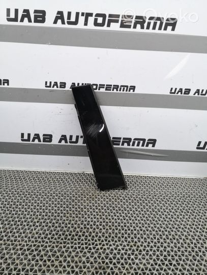 Audi Q2 - Rivestimento modanatura del vetro della portiera posteriore 81A839902