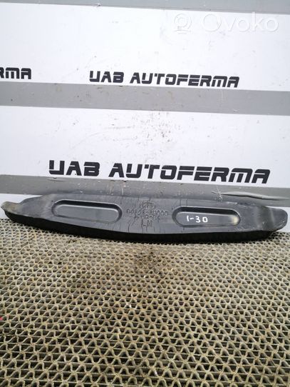 Hyundai i30 Supporto/guarnizione in poliuretano espanso del parafango 841411H000