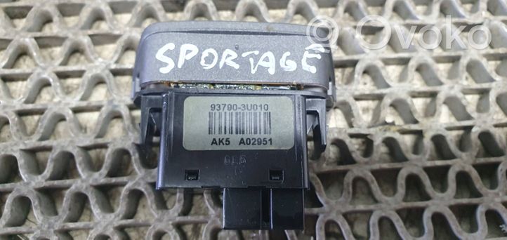 KIA Sportage Interruttore luci di emergenza 937903U010