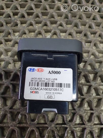 Hyundai i30 USB jungtis 96120A5000