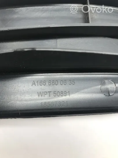 Mercedes-Benz ML W166 Takaoven kynnyksen suojalista A1666800635