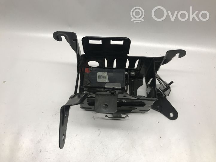 Mercedes-Benz ML W166 Staffa di montaggio della batteria A1665400940