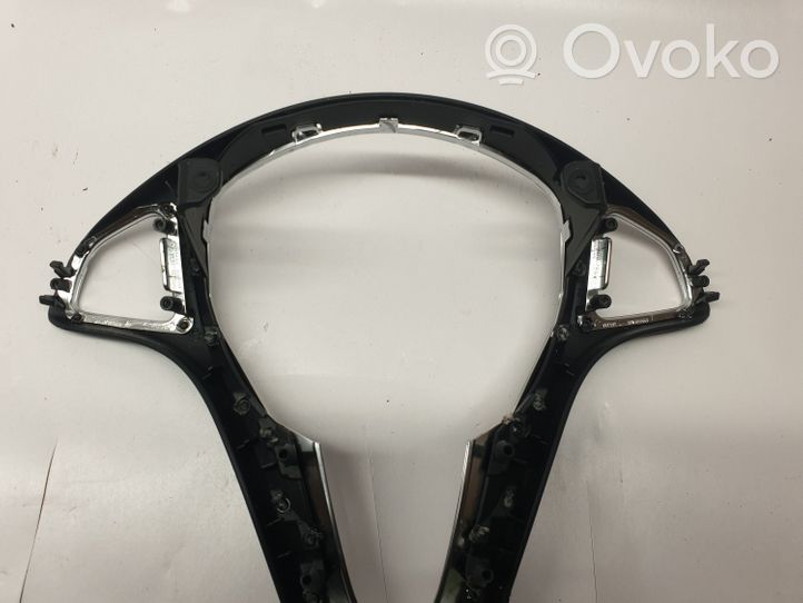 Mercedes-Benz GLE (W166 - C292) Tappo cornice del serbatoio 622504010BS