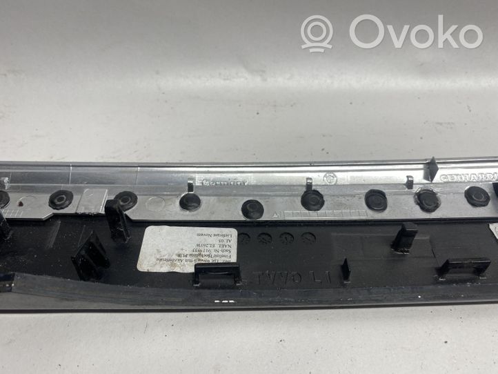 BMW 7 F01 F02 F03 F04 Barra di rivestimento della portiera anteriore 9115533