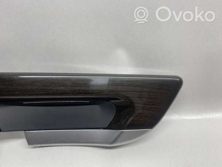 BMW 7 F01 F02 F03 F04 Barra di rivestimento della portiera anteriore 9115533