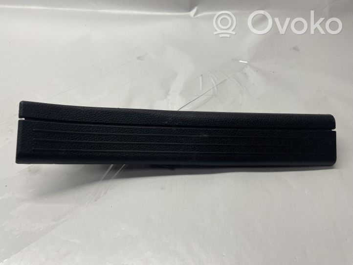 Mercedes-Benz C W204 Rivestimento del sottoporta delle minigonne laterali A2046860236