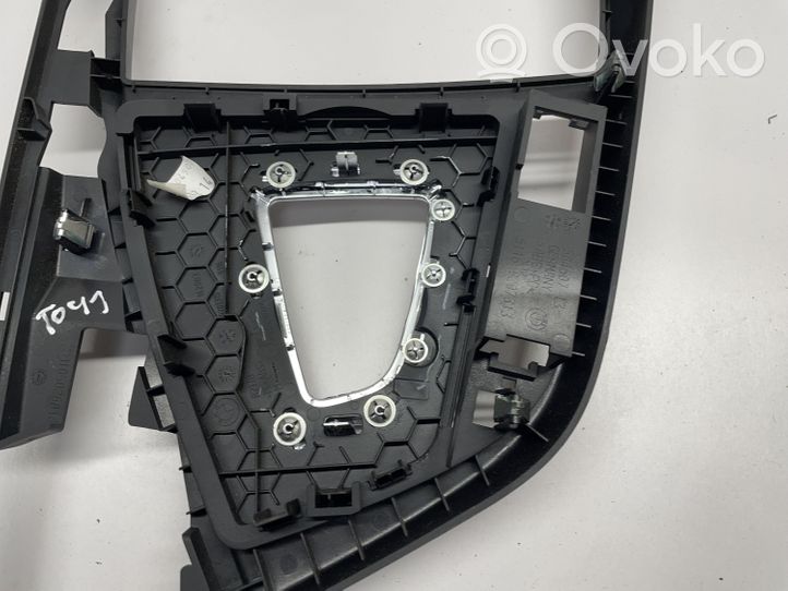 BMW 2 F22 F23 Kita centrinė konsolės (tunelio) detalė 9207313