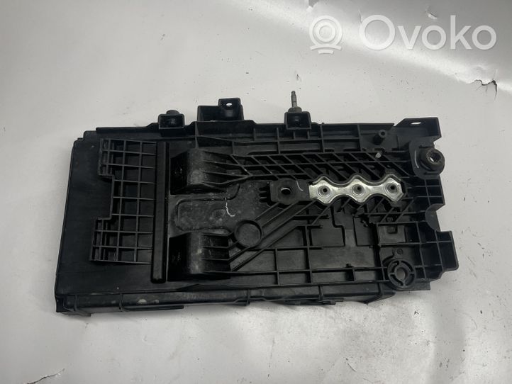 Ford Fusion II Support boîte de batterie DG9310723A