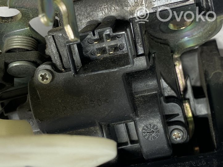 Volkswagen Jetta VII Serrure de loquet coffre 17A827505