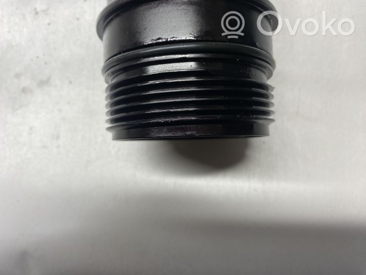 Volkswagen Jetta VII Coperchio del filtro dell’olio 005887ECS01B