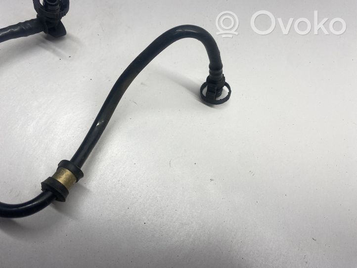 Volkswagen Golf V Linea/tubo/manicotto del vuoto 06F133529C