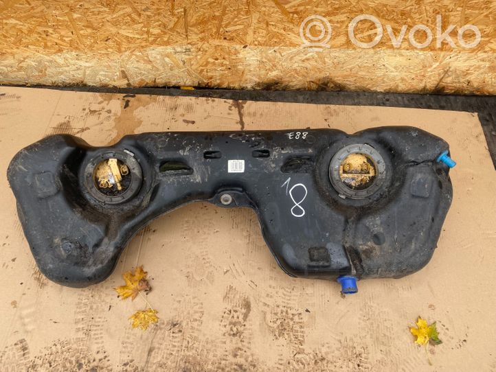 BMW 1 E82 E88 Fuel tank 6763843