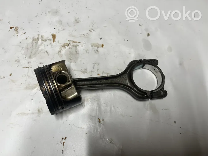 Volkswagen Jetta VII Piston 04ER