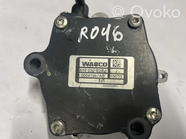 Jeep Cherokee Vakuumo pompa 05047967AB