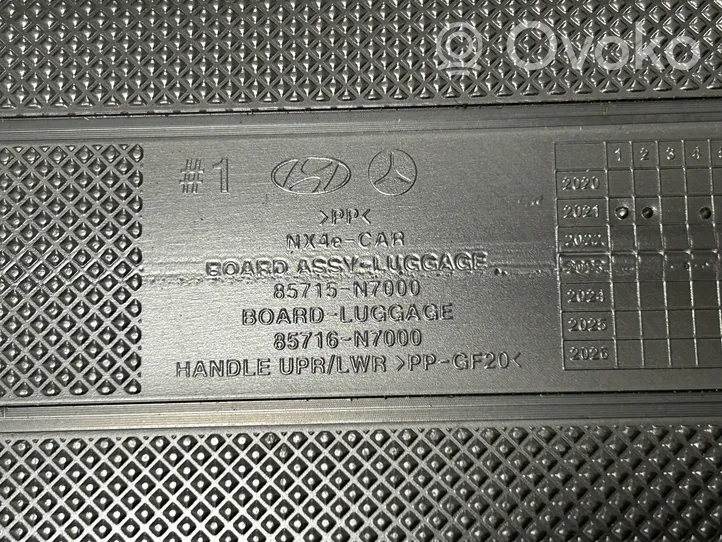 Hyundai Tucson IV NX4 Tappeto di rivestimento del fondo del bagagliaio/baule 85715N7000NNB