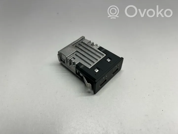 BMW 2 F45 Moduł / Sterownik USB 8711938