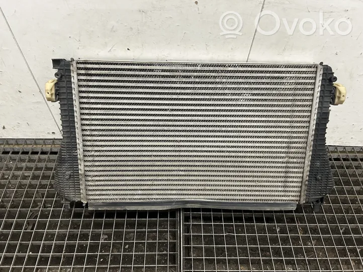 Volkswagen Jetta VI Interkūlerio radiatorius 5C0145803B