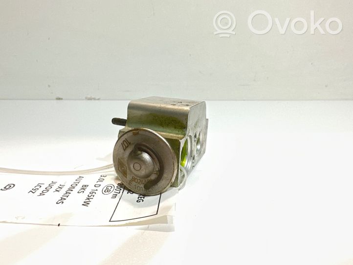 Volkswagen Touareg I Air conditioning (A/C) expansion valve 7L6820679C