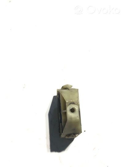 Volkswagen Tiguan Staffa di montaggio del radiatore 1K0121367G