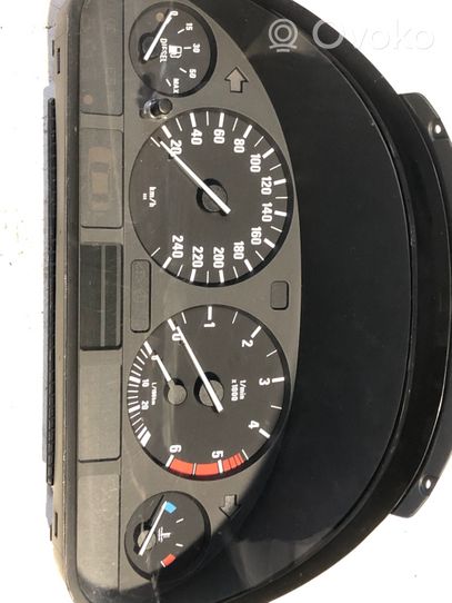 BMW 5 E39 Compteur de vitesse tableau de bord 62116907018