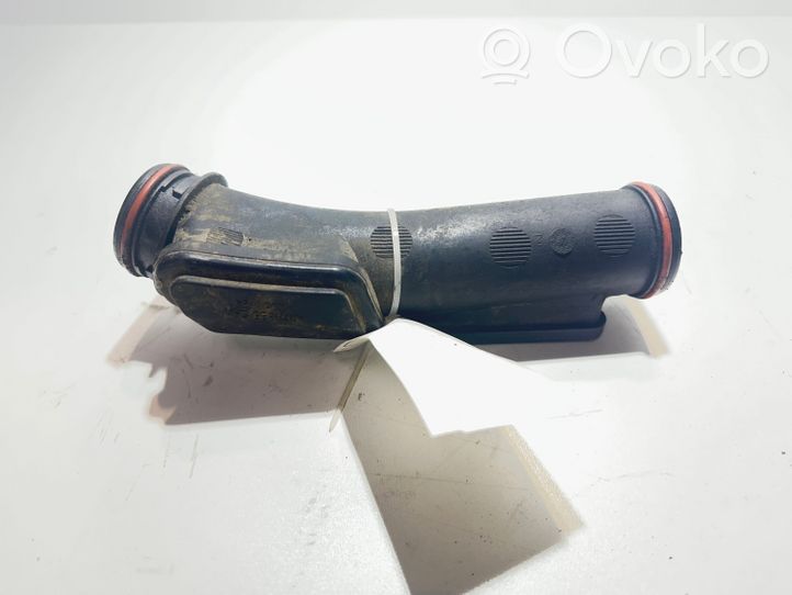 Volkswagen Tiguan Durite de refroidissement tube 03C145674A