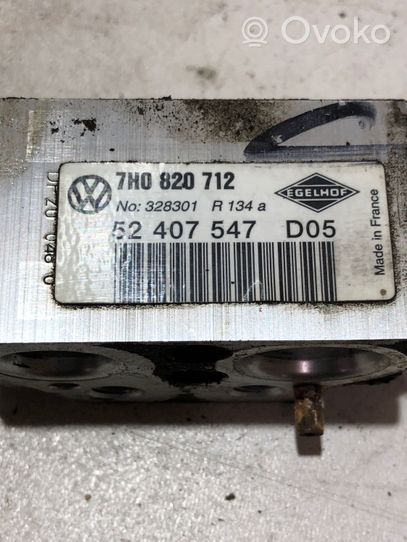 Volkswagen Transporter - Caravelle T5 Air conditioning (A/C) expansion valve 7H0820712