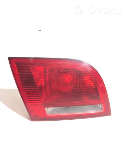 Audi A3 S3 8P Lampy tylnej klapy bagażnika 8p4945093