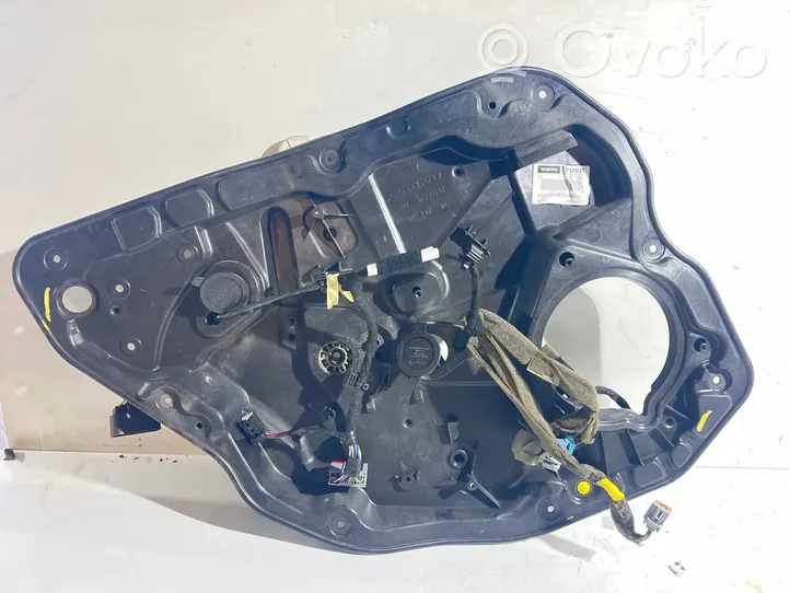 Volvo V70 Rear window lifting mechanism without motor 