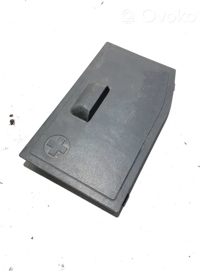 Audi A4 S4 B8 8K Tapa/cubierta para la caja de la batería 8K2819424