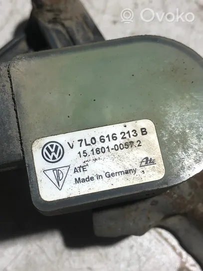 Volkswagen Touareg I Etuilmajousituksen korkeudensäätöanturi (käytetyt) 7L0616213B