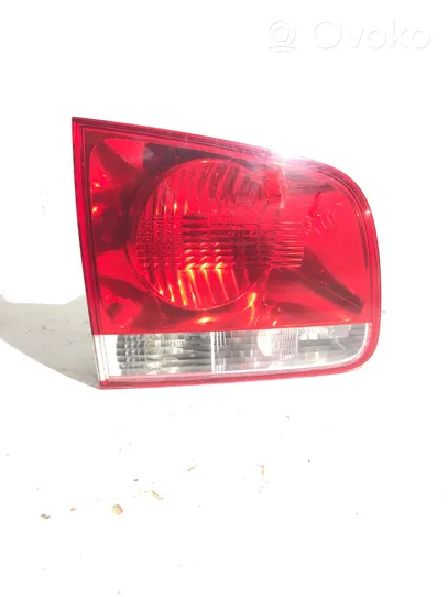 Volkswagen Touareg I Lampy tylnej klapy bagażnika 7L6945093H