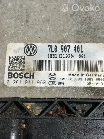 Volkswagen Touareg I Engine control unit/module 7L0907401