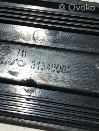 Volvo XC60 Copertura del rivestimento del sottoporta anteriore 31349002