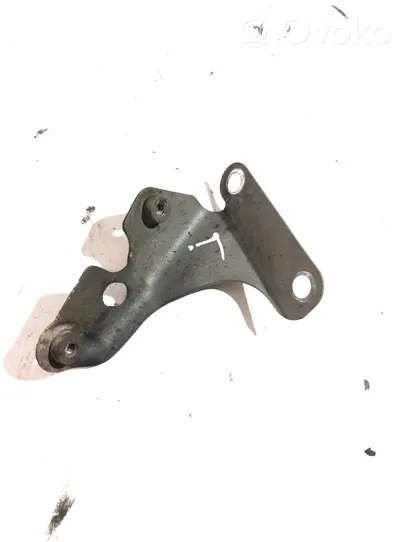 Audi Q7 4L Supporto di montaggio del parafango 4L0821135