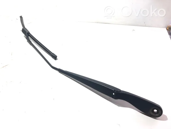 Volvo V50 Windshield/front glass wiper blade 8623160