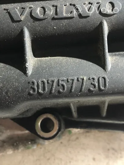 Volvo XC60 Mocowanie / uchwyt filtra oleju 30757730