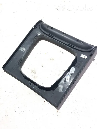 Volvo XC90 Rivestimento in plastica cornice della leva del cambio 8660359