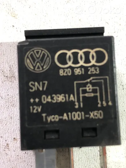 Audi Q7 4L Altri relè 8Z0951253