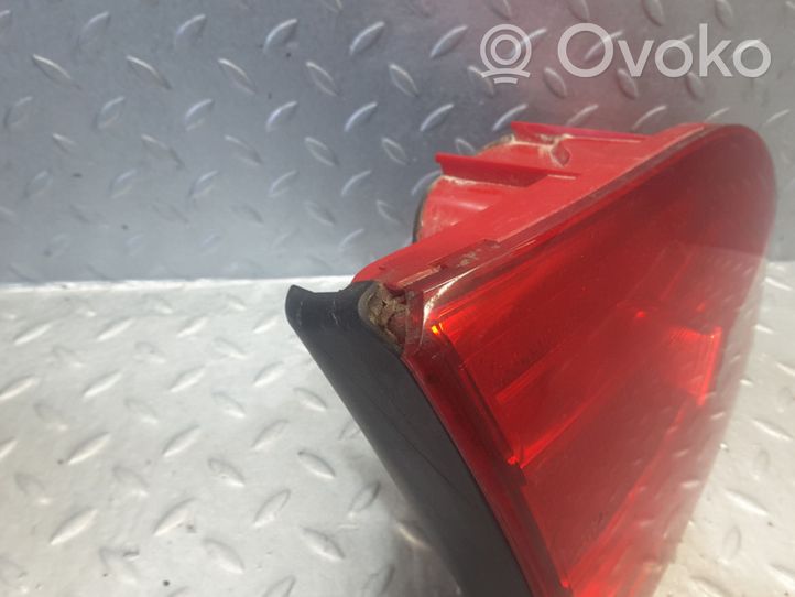 Volkswagen Jetta VI Lampy tylnej klapy bagażnika 5C6945259