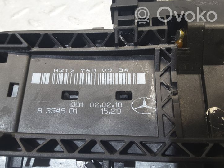 Mercedes-Benz E W212 Laikiklis/ kronšteinas išorinės priekinės atidarymo rankenos A2127600934