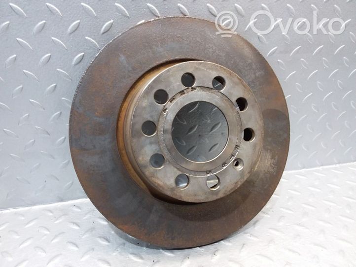 Volkswagen Jetta VI Rear brake disc 