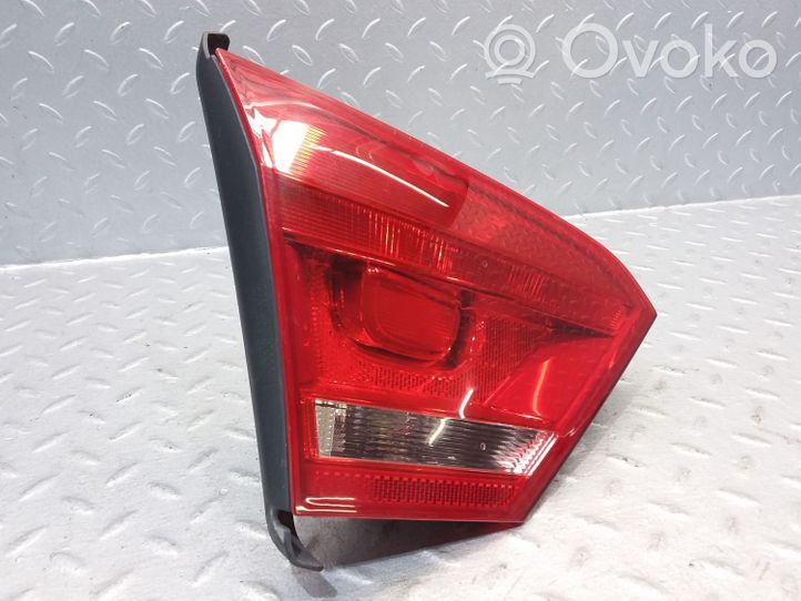 Volkswagen PASSAT B7 USA Lampy tylnej klapy bagażnika 561945093