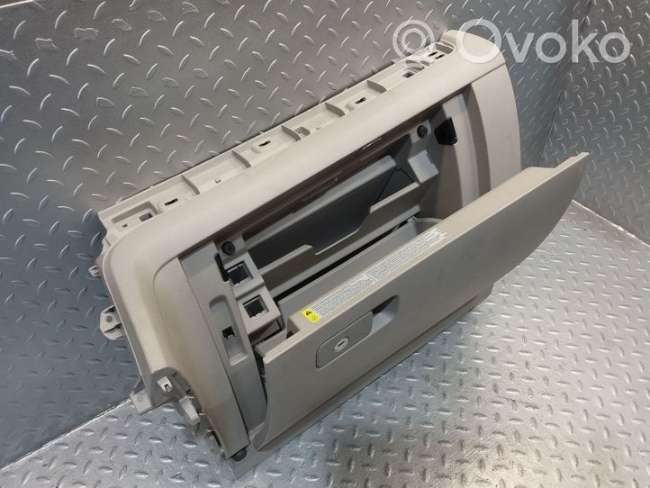 Volkswagen PASSAT B7 USA Glove box set 561857938