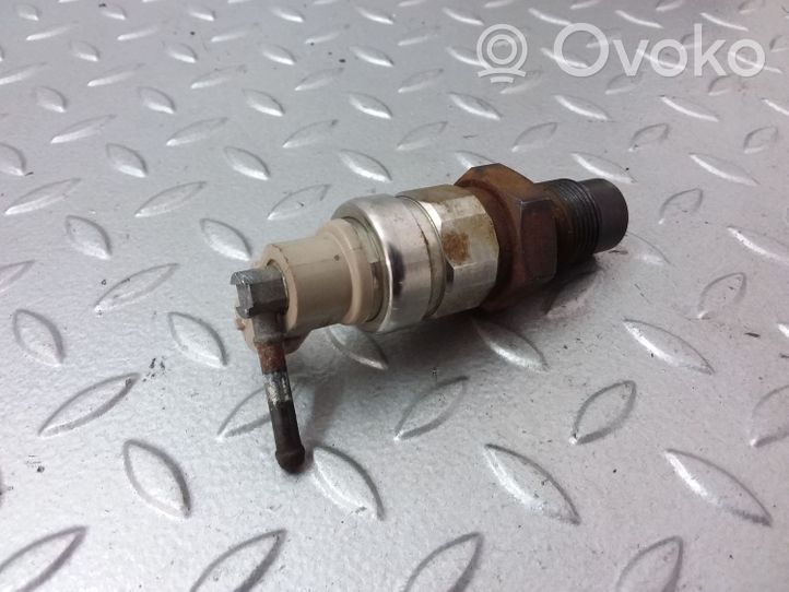 Toyota Avensis T250 Fuel pressure regulator LE003108