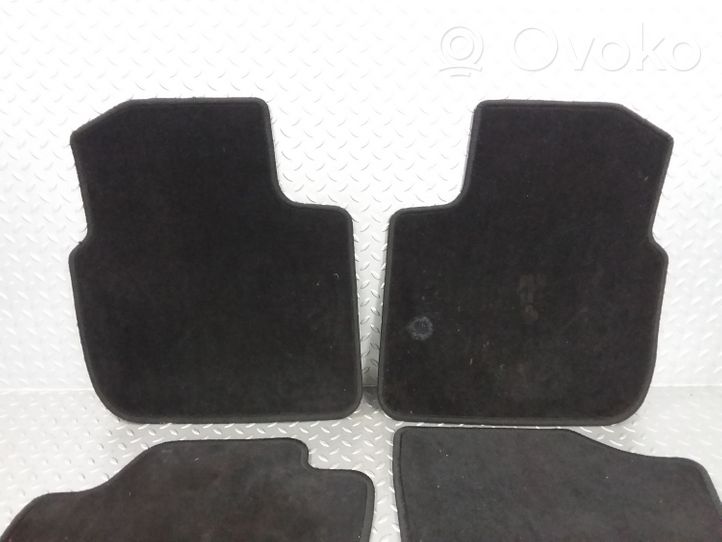 Skoda Rapid (NH) Kit tapis de sol auto 5JB061404E