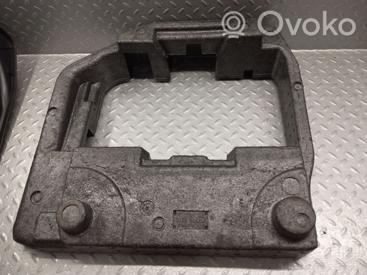 Audi A5 8T 8F Boîte à outils 8T0012116B