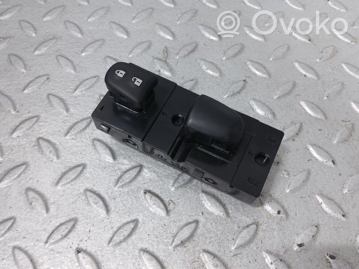 Nissan Pulsar Electric window control switch QA1024757