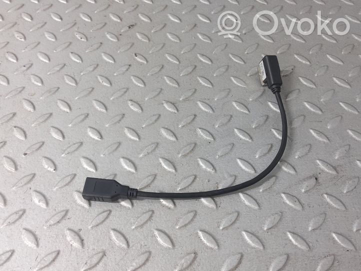 Audi A6 C7 USB jungtis 4F0051510Q