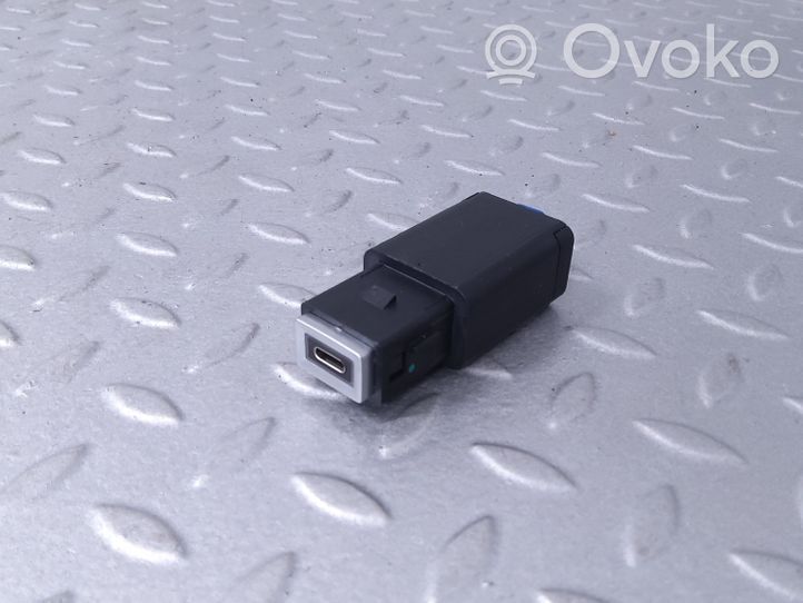Citroen C4 III e-C4 Connettore plug in USB 98483947VV