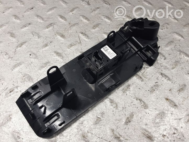 BMW X6 G06 Interruttore di controllo dell’alzacristalli elettrico 9327031